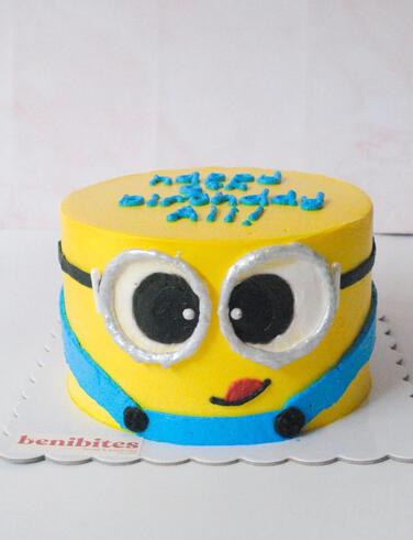 Minion Cake