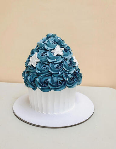 Giant cupcake cake