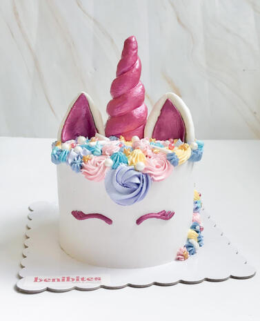 Fondant cakes