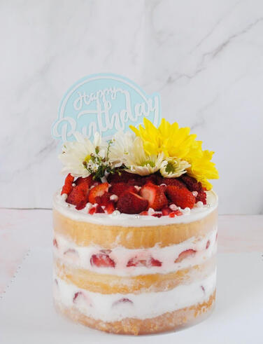 Fresh Daisy Flowers with Strawberry overload
